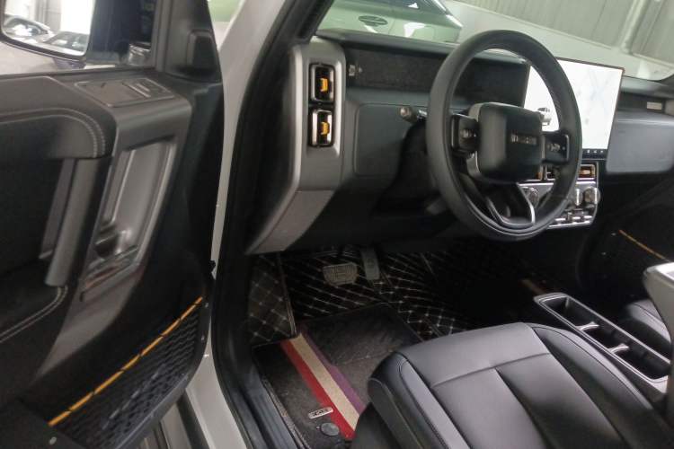 Used iCAR V23 2025 401 Two-Wheel Drive Advanced Edition Interior 3