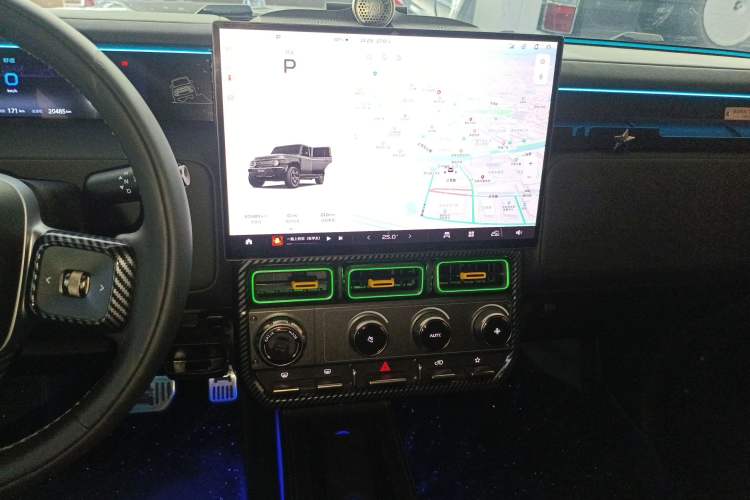 Used iCAR V23 2025 501 Four-Wheel Drive Intelligent Driving Version Audio And AC Panel