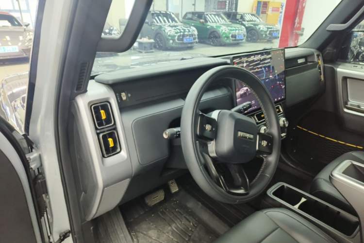 Used iCAR V23 2025 501 Four-Wheel Drive Intelligent Driving Version Center Console