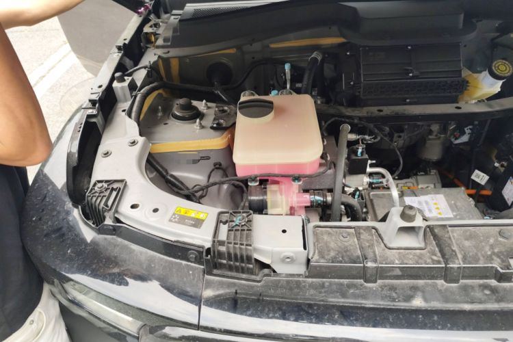 Used iCAR V23 2025 501 Four-Wheel Drive Advanced Version Engine Bay Right