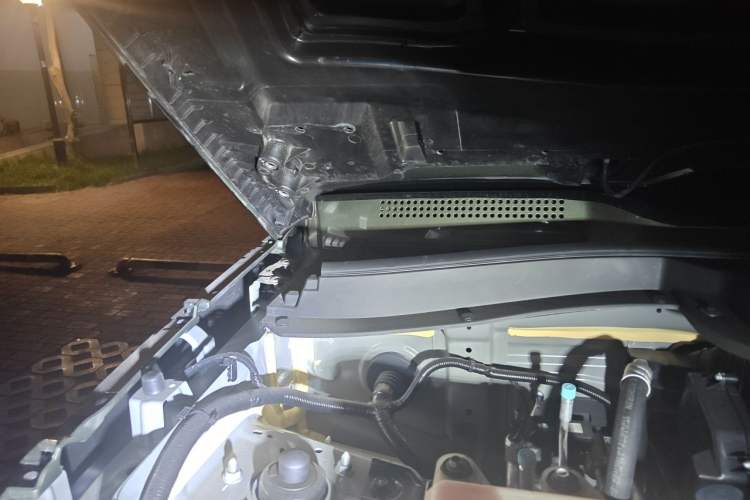 Used iCAR V23 2025 401 Two-Wheel Drive Advanced Edition Engine Bay Right