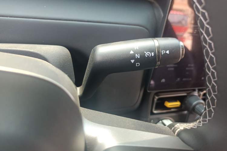 Used iCAR V23 2025 401 Two-Wheel Drive Intelligent Driving Version Gear Lever
