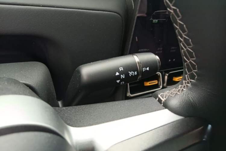 Used iCAR V23 2025 401 Two-Wheel Drive Intelligent Driving Version Gear Lever