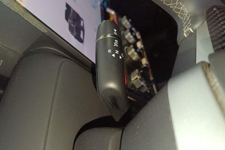Used iCAR V23 2025 501 Four-Wheel Drive Intelligent Driving Version Gear Lever