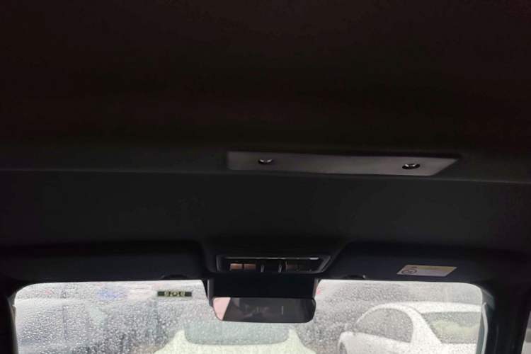 Used iCAR V23 2025 501 Four-Wheel Drive Advanced Version Headliner