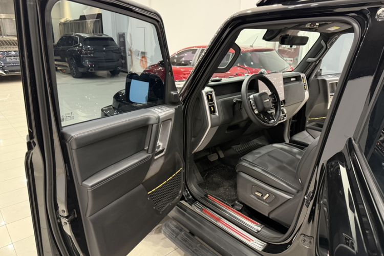 Used iCAR V23  Interior 1