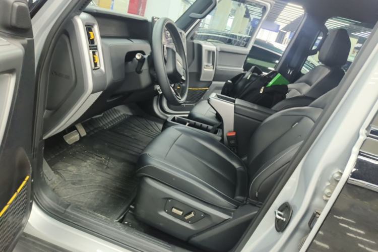 Used iCAR V23 2025 501 Four-Wheel Drive Intelligent Driving Version Left Rear Seat