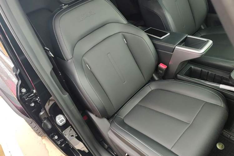 Used iCAR V23 2025 501 Four-Wheel Drive Advanced Version Right Front Seat