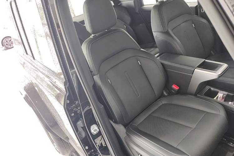 Used iCAR V23 2025 401 Two-Wheel Drive Advanced Edition Right Front Seat