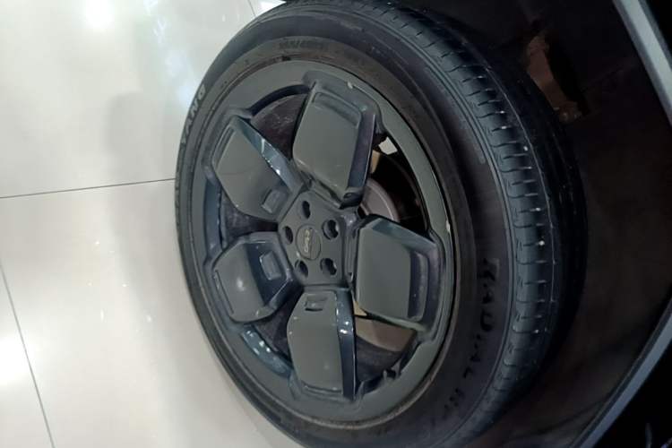 Used iCAR V23 2025 501 Four-Wheel Drive Intelligent Driving Version Right Rear Wheel Hub