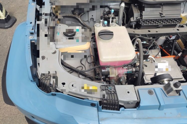 Used iCAR V23 2025 501 Four-Wheel Drive Advanced Version Engine Bay Right