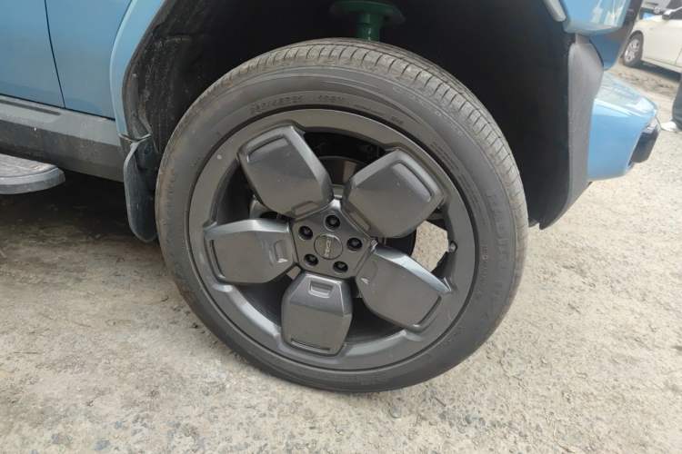 Used iCAR V23 2025 501 Four-Wheel Drive Advanced Version Right Front Wheel Hub