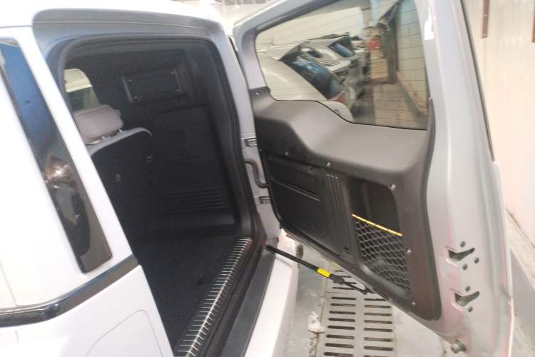 Used iCAR V23 2025 401 Two-Wheel Drive Intelligent Driving Version Trunk