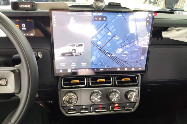 Used iCAR V23 2025 501 Four-Wheel Drive Intelligent Driving Version Audio And AC Panel