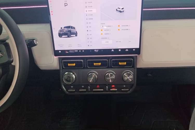 Used iCAR V23 2025 401 Two-Wheel Drive Intelligent Driving Version Audio And AC Panel