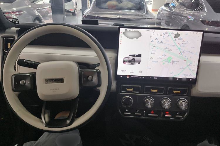 Used iCAR V23 2025 401 Two-Wheel Drive Intelligent Driving Version Center Console