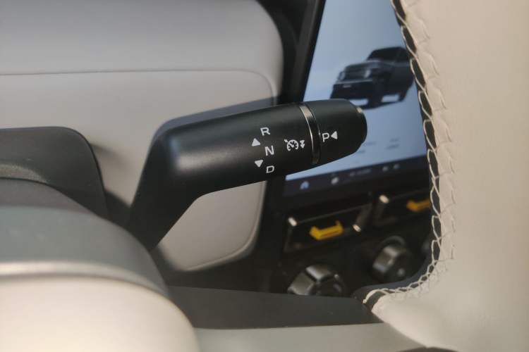 Used iCAR V23 2025 401 Two-Wheel Drive Advanced Edition Gear Lever