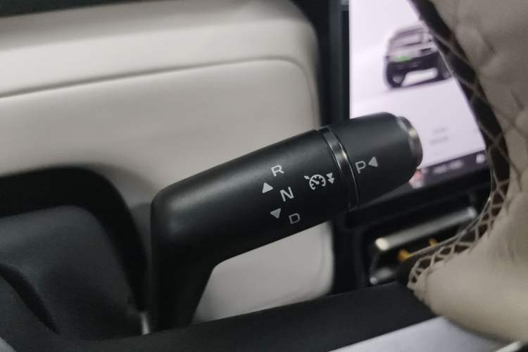 Used iCAR V23 2025 401 Two-Wheel Drive Intelligent Driving Version Gear Lever