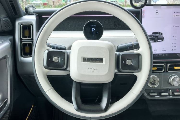 Used iCAR V23 2025 401 Two-Wheel Drive Intelligent Driving Version Interior 2