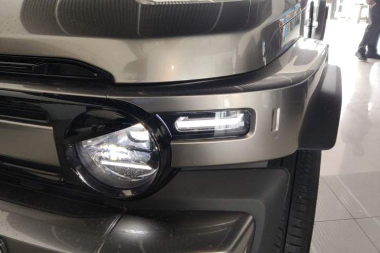 Used iCAR V23 2025 501 Four-Wheel Drive Intelligent Driving Version Left Front Headlight