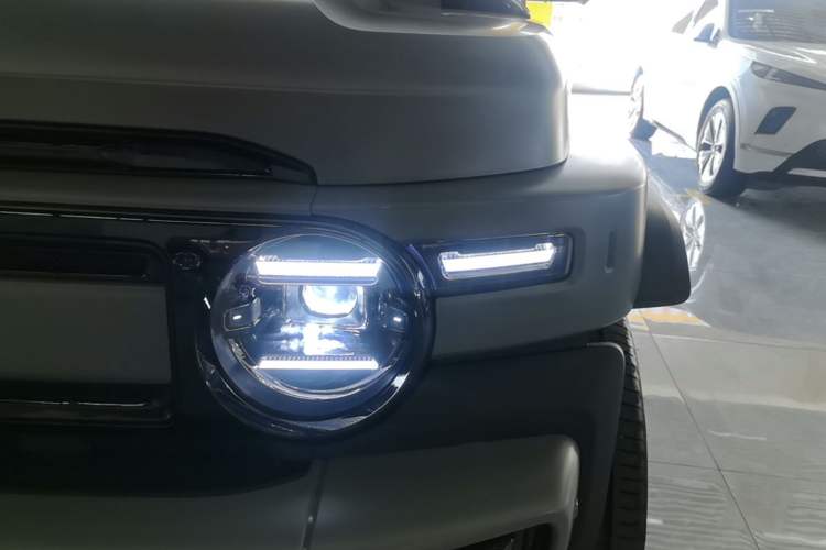 Used iCAR V23 2025 501 Four-Wheel Drive Intelligent Driving Version Left Front Headlight