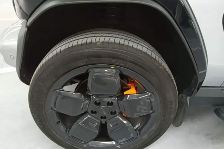 Used iCAR V23 2025 501 Four-Wheel Drive Advanced Version Left Front Wheel Hub