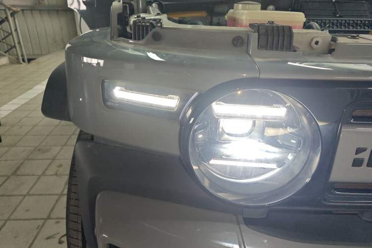 Used iCAR V23 2025 401 Two-Wheel Drive Intelligent Driving Version Right Front Headlight