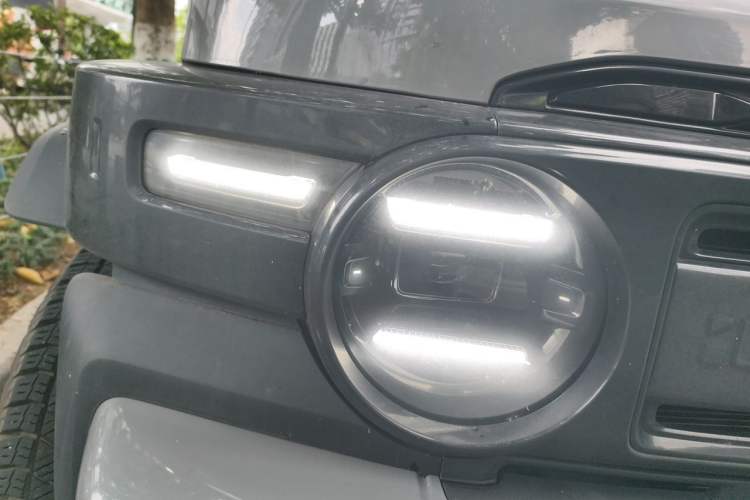 Used iCAR V23 2025 501 Four-Wheel Drive Advanced Version Right Front Headlight