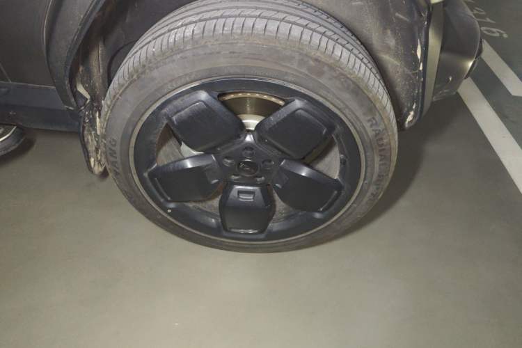Used iCAR V23 2025 501 Four-Wheel Drive Intelligent Driving Version Right Front Wheel Hub