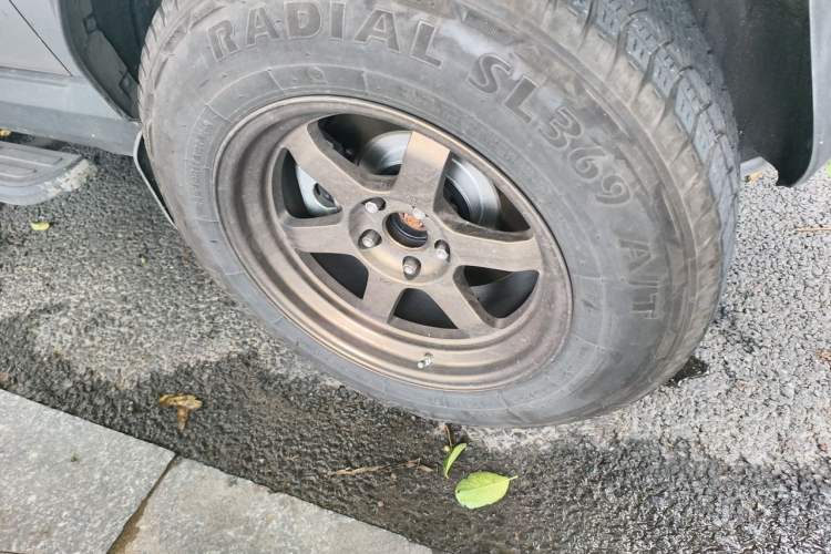 Used iCAR V23 2025 501 Four-Wheel Drive Advanced Version Right Front Wheel Hub
