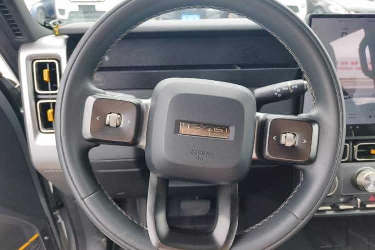 Used iCAR V23 2025 401 Two-Wheel Drive Intelligent Driving Version Steering Wheel