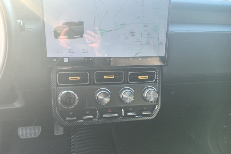 Used iCAR V23 2025 501 Four-Wheel Drive Intelligent Driving Version Audio And AC Panel