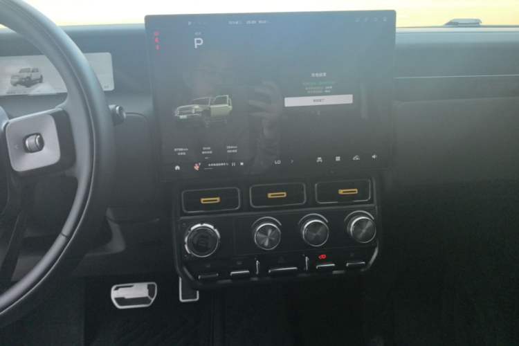 Used iCAR V23 2025 501 Four-Wheel Drive Advanced Version Audio And AC Panel