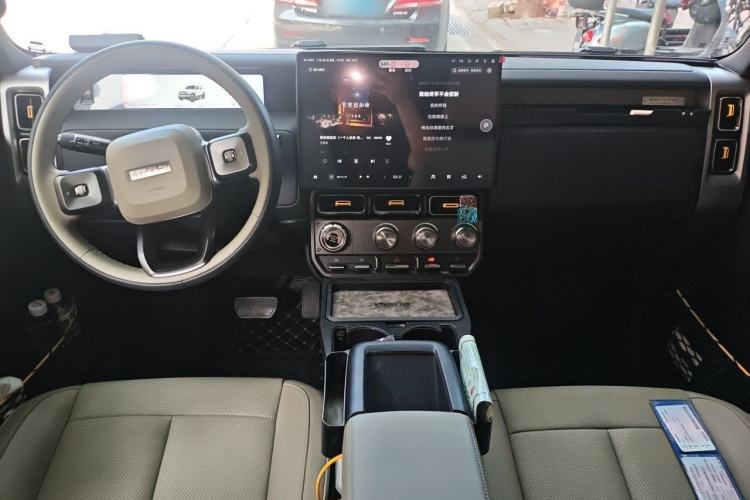 Used iCAR V23 2025 401 Two-Wheel Drive Intelligent Driving Version Center Console