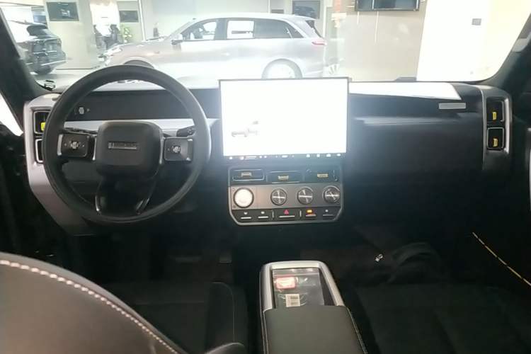 Used iCAR V23 2025 401 Two-Wheel Drive Advanced Edition Center Console