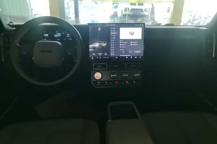 Used iCAR V23 2025 501 Four-Wheel Drive Intelligent Driving Version Center Console