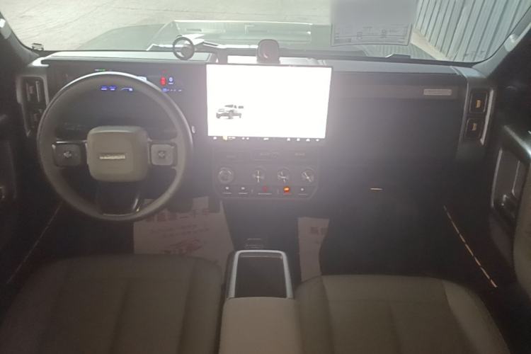 Used iCAR V23 2025 501 Four-Wheel Drive Intelligent Driving Version Center Console