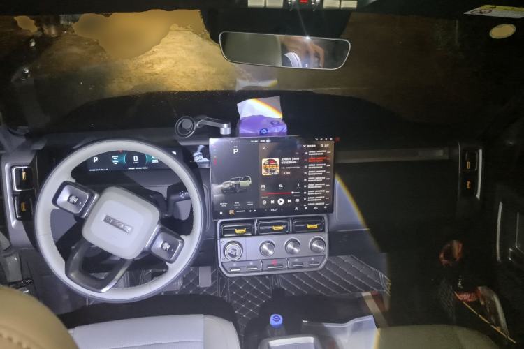 Used iCAR V23 2025 550 Two-Wheel Drive Intelligent Driving Version Center Console