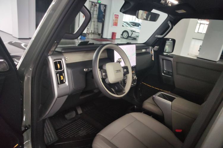 Used iCAR V23 2025 401 Two-Wheel Drive Intelligent Driving Version Center Console
