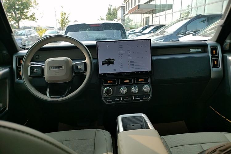 Used iCAR V23 2025 401 Two-Wheel Drive Intelligent Driving Version Center Console