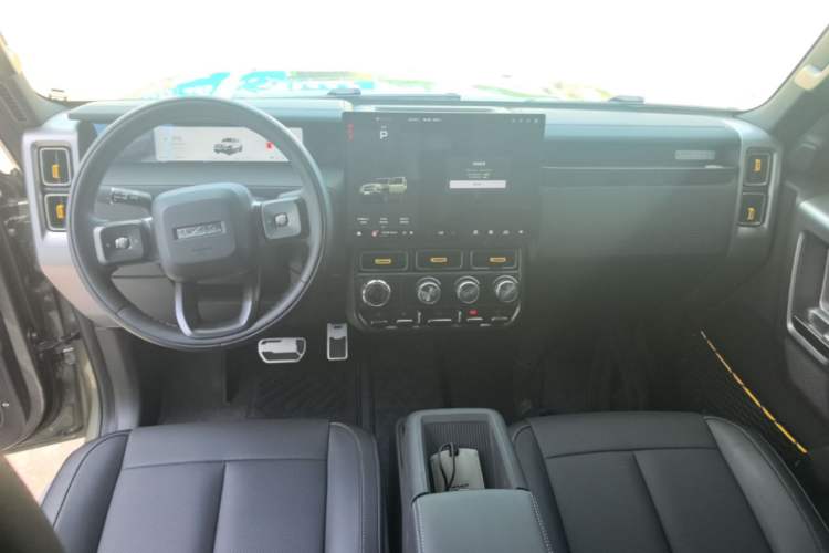 Used iCAR V23 2025 501 Four-Wheel Drive Advanced Version Center Console