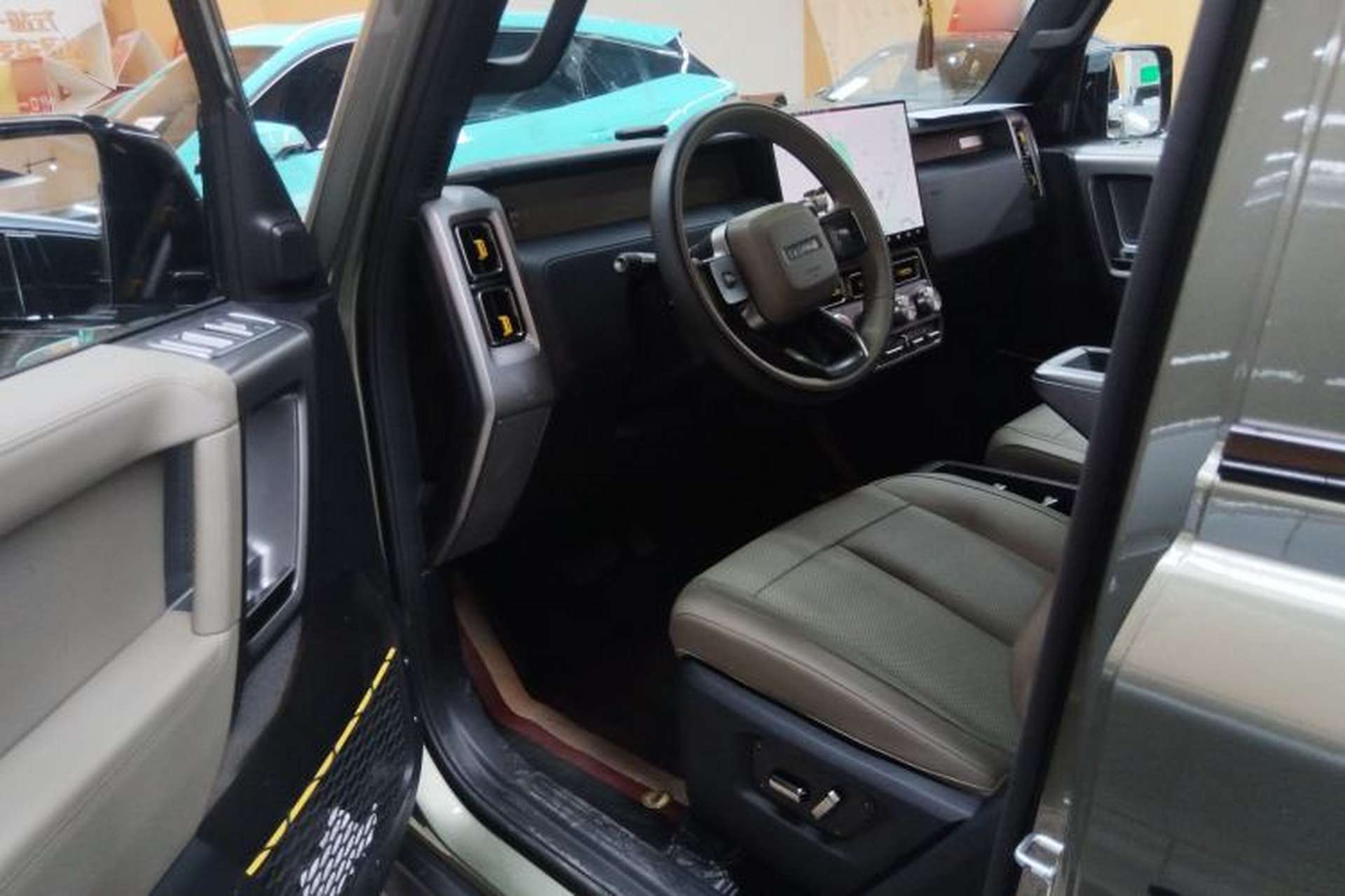 Used iCAR V23 2025 501 Four-Wheel Drive Advanced Version Driver Seat