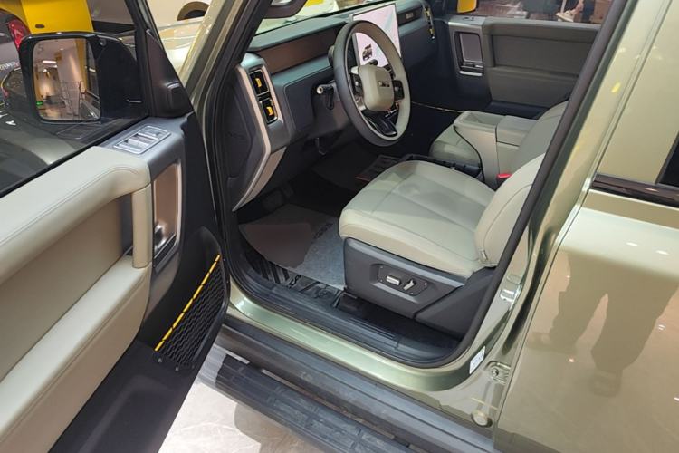 Used iCAR V23 2025 501 Four-Wheel Drive Intelligent Driving Version Driver Seat