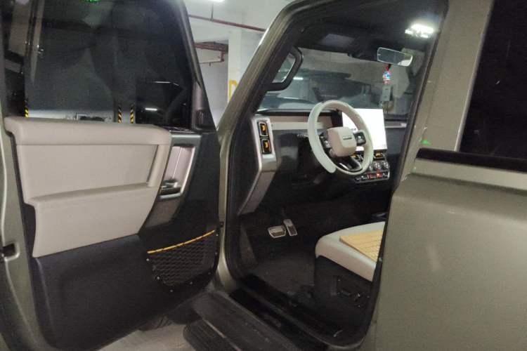 Used iCAR V23 2025 401 Two-Wheel Drive Intelligent Driving Version Driver Seat
