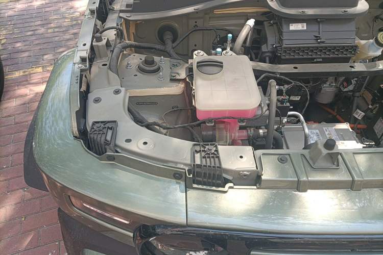 Used iCAR V23 2025 401 Two-Wheel Drive Intelligent Driving Version Engine Bay Right