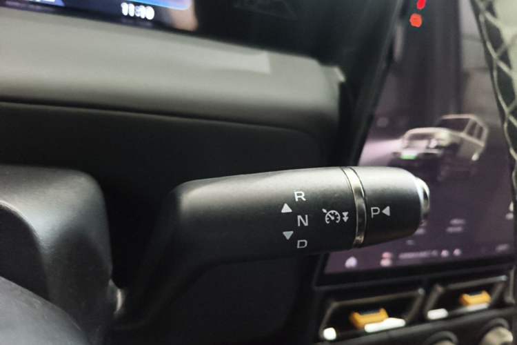 Used iCAR V23 2025 501 Four-Wheel Drive Intelligent Driving Version Gear Lever