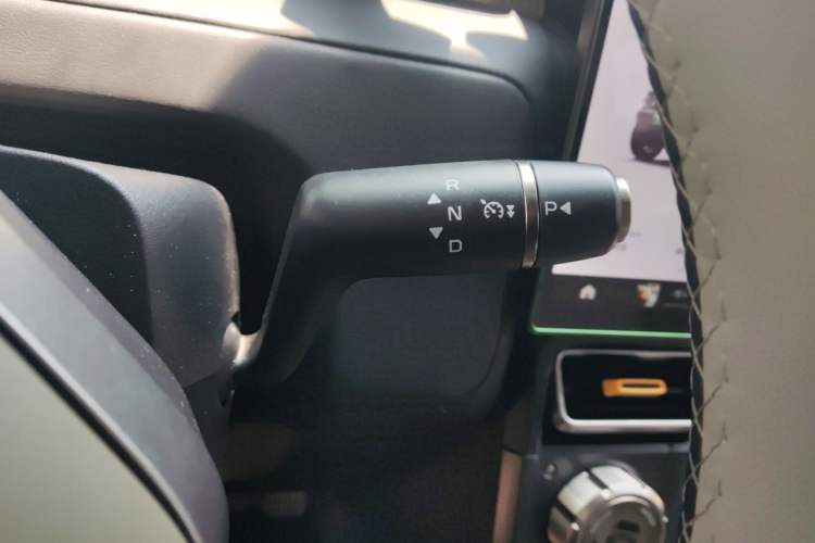Used iCAR V23 2025 401 Two-Wheel Drive Advanced Edition Gear Lever