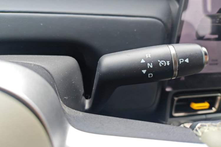 Used iCAR V23 2025 401 Two-Wheel Drive Intelligent Driving Version Gear Lever