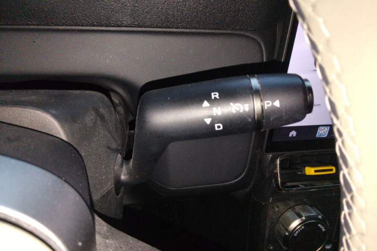 Used iCAR V23 2025 401 Two-Wheel Drive Intelligent Driving Version Gear Lever