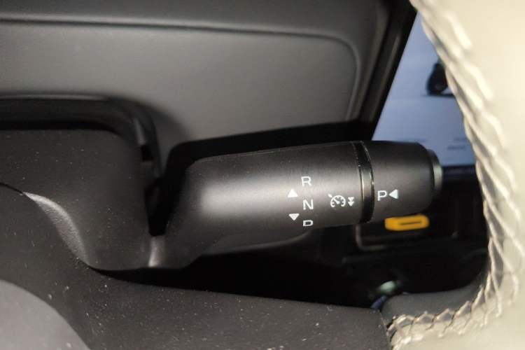 Used iCAR V23 2025 401 Two-Wheel Drive Intelligent Driving Version Gear Lever
